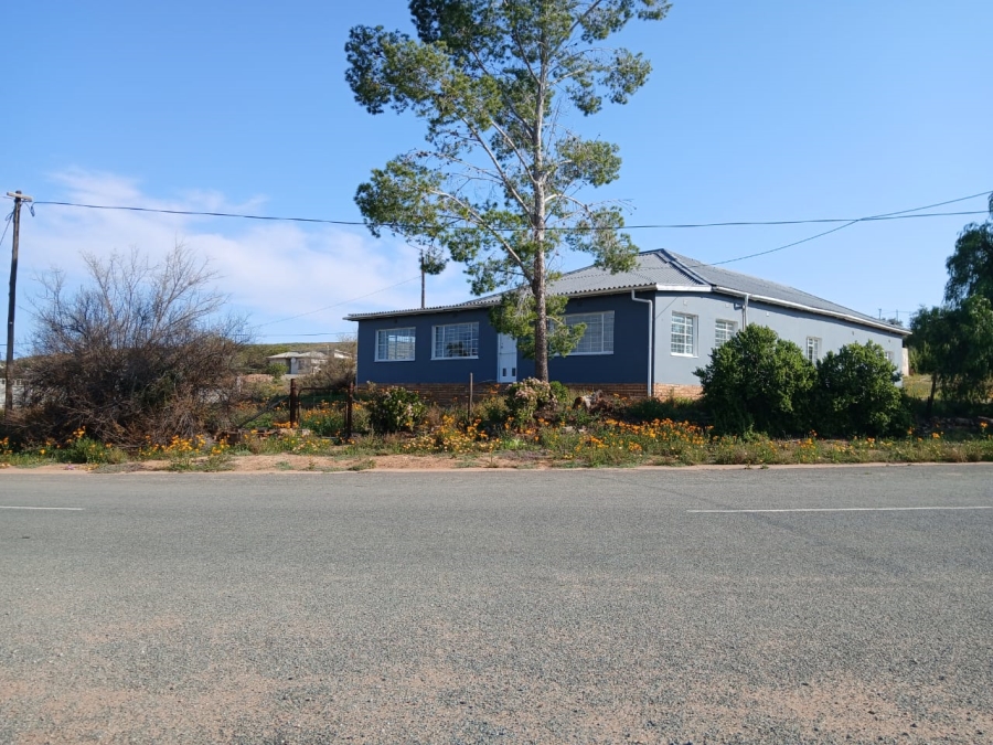 6 Bedroom Property for Sale in Bitterfontein Western Cape